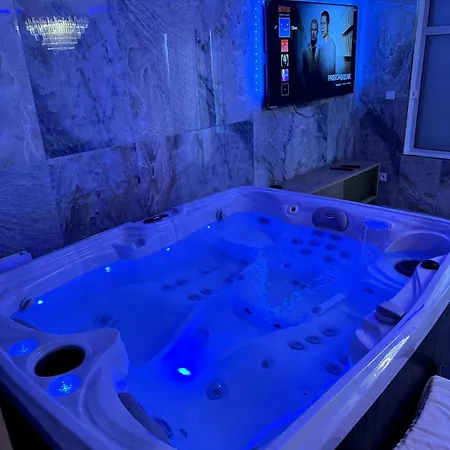 Golden House 2 - Jacuzzi * Ρουέν