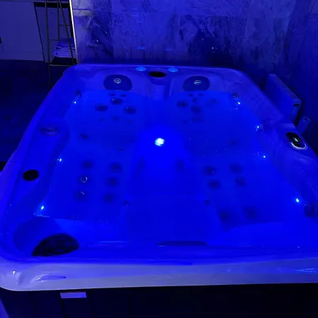 Golden House 2 - Jacuzzi Διαμέρισμα *