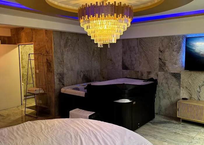 Golden House 2 - Jacuzzi * Ruão