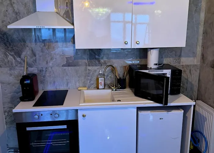 Golden House 2 - Jacuzzi