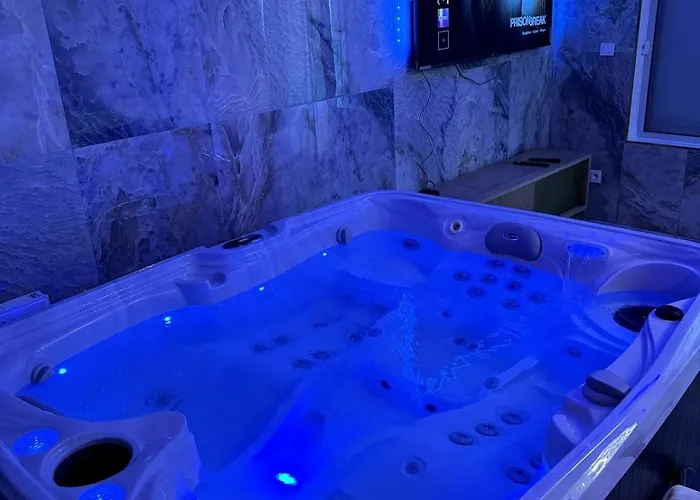 Golden House 2 - Jacuzzi * Ruão